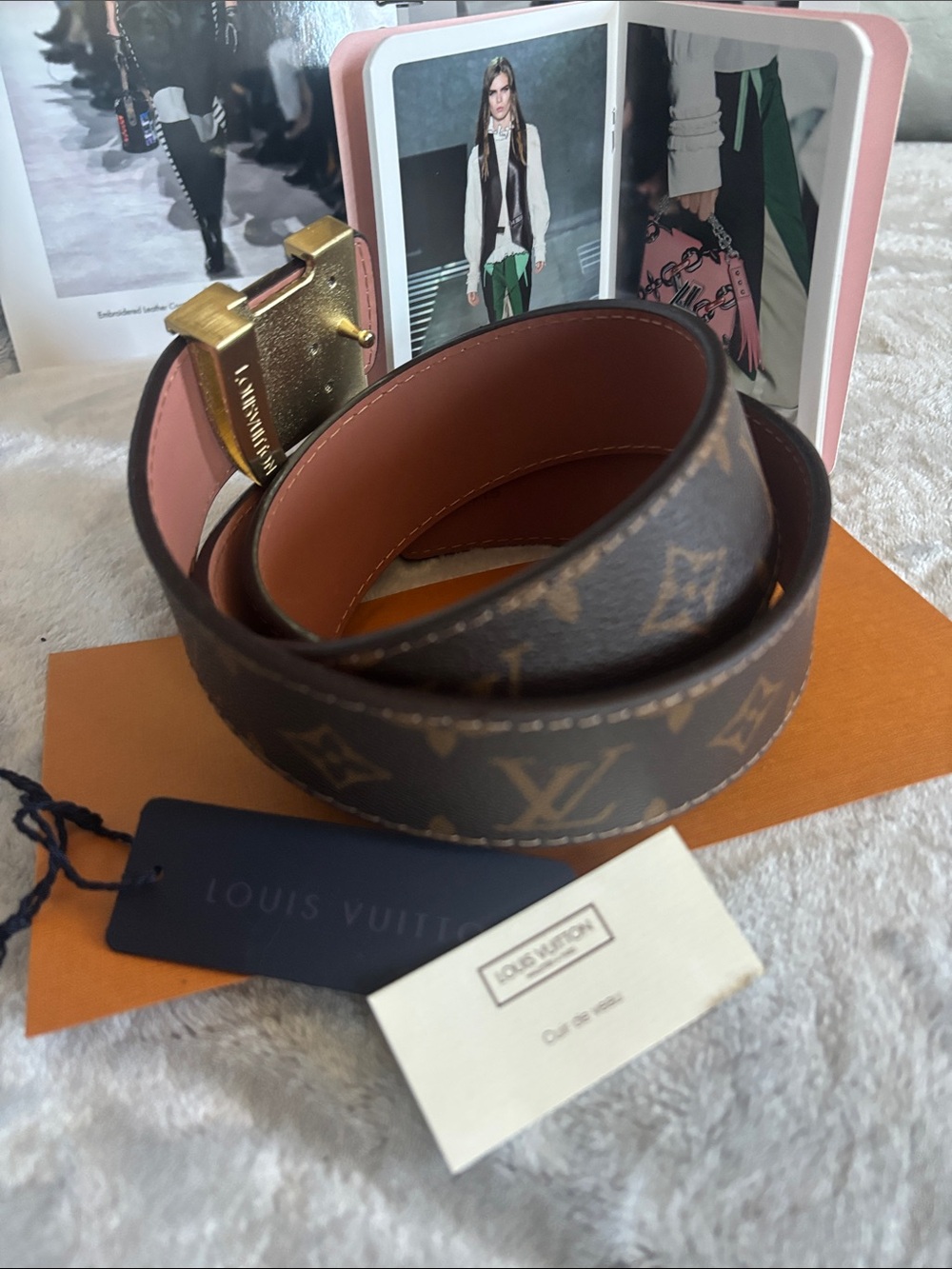Louis Vuitton Brown Monogram LV Buckle Belt with Gold Hardware (was a gift) - Picture 4 of 5